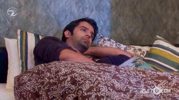 Arnav'ı Khushi'yi Düşünmekten Uyku Tutmaz...