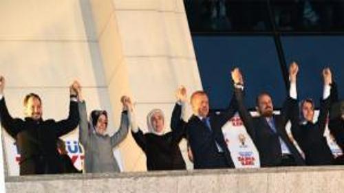 BAŞBAKAN ERDOĞAN'IN BALKON KONUŞMASI