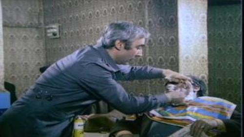 NEŞELİ GÜNLER - ZİYA VATANDAŞI TRAŞ EDİYOR