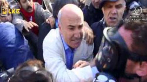 CHP'Lİ VEKİLDEN POLİSE YUMRUK