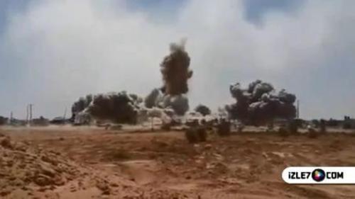 CAMİNİN BOMBALANMASINA SEVİNEN İSRAİL ASKERLERİ