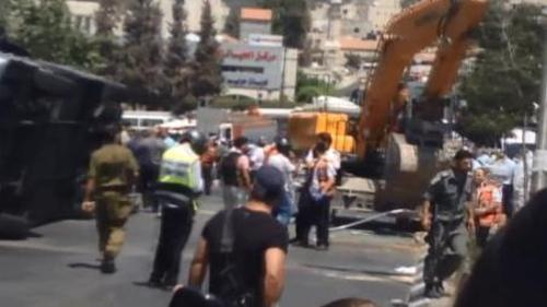 İSRAİL POLİSİ OTOBÜSE SALDIRAN KEPÇE OPERATÖRÜNÜ ÖLDÜRDÜ