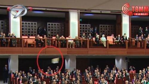 CHP ANAYASA KİTAPÇIĞI FIRLATTI