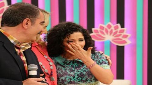 İLK CANLI YAYININDA GÖZYAŞLARINA BOĞULDU