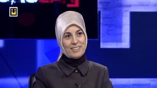 BAŞÖRTÜLÜ KADINLAR NAMAZ KILMIYORSA, BU İŞTE BİR YANLIŞ VARDIR