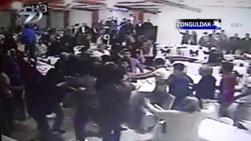 DÜĞÜN GECESİ 'OYUN' KAVGASI