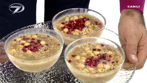 DR. FERİDUN KUNAK'TAN BALLI AŞURE TARİFİ