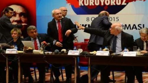 KILIÇDAROĞLU'NA AYAKKABI FIRLATTILAR