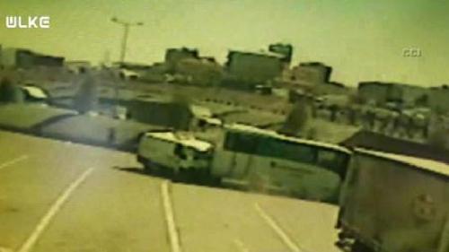 DİREKSİYONDA UYUYAN SÜRÜCÜ ZİNCİRLEME KAZA YAPTI