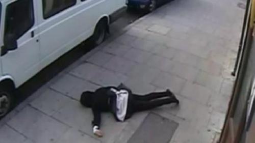 BAŞÖRTÜLÜ KIZA SALDIRDILAR