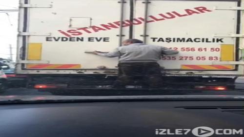 KAMYON ARKASINDA SIRA DIŞI YOLCULUK