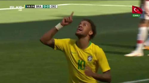 Neymar Golle Sahalara Döndü