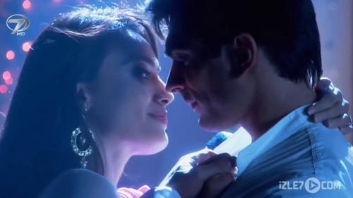 Hint Dizilerindeki En Romantik Aşk Sahneleri!